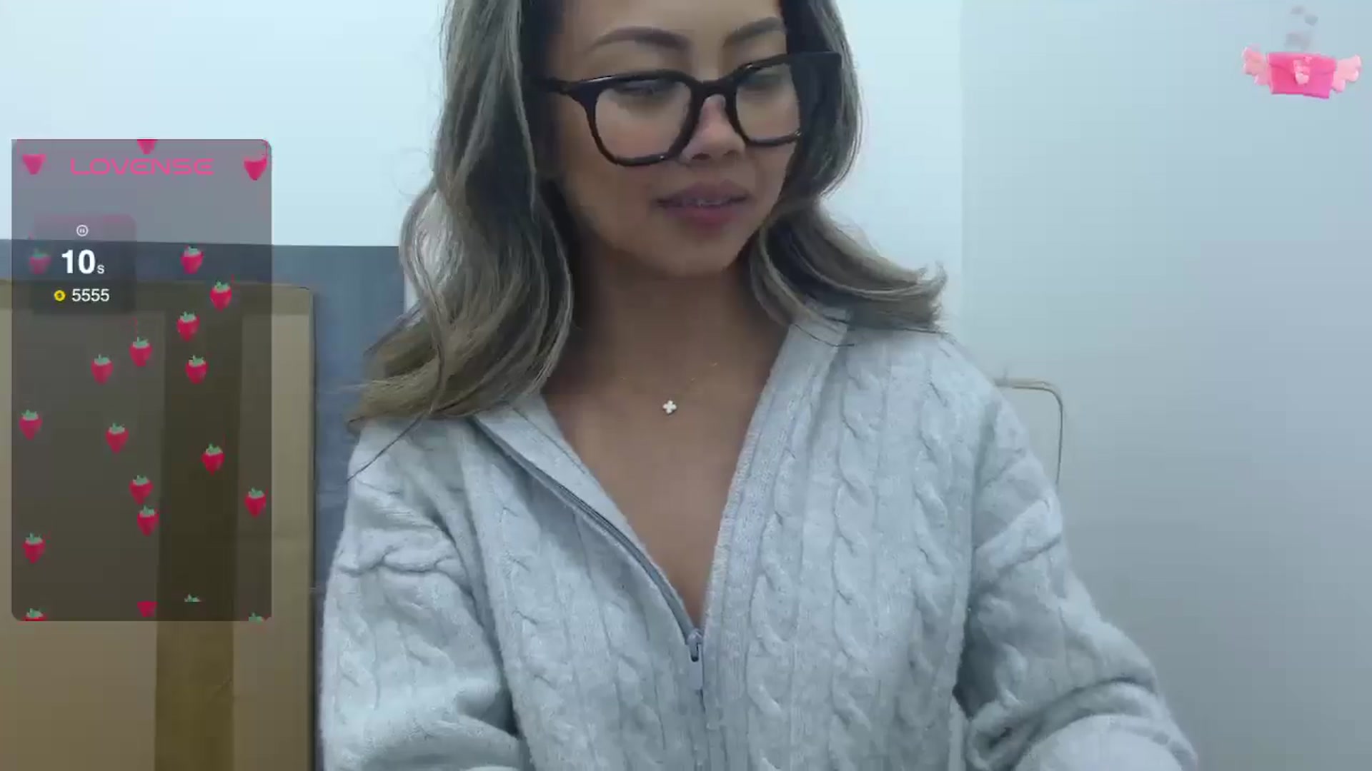 Gallery image thumbnail from UrBabyGirl's myfreecams stream on, 02/21/2025, 22:06 image 8 of 20