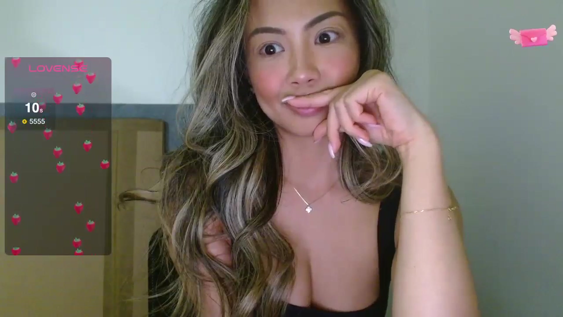 Gallery image thumbnail from UrBabyGirl's myfreecams stream on, 02/24/2025, 22:53 image 8 of 20