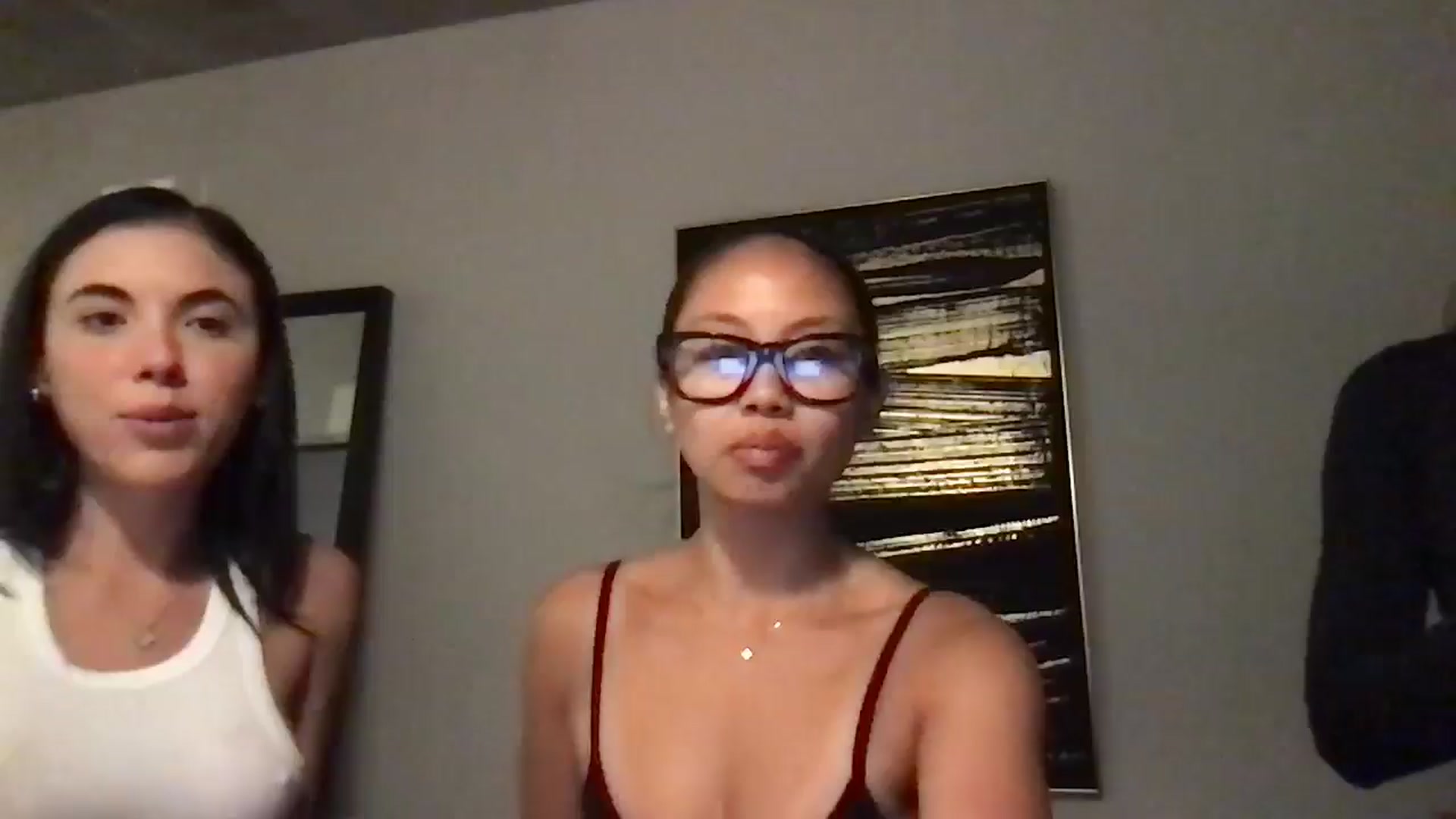Gallery image thumbnail from UrBabyGirl's myfreecams stream on, 03/29/2025, 03:40 image 1 of 20