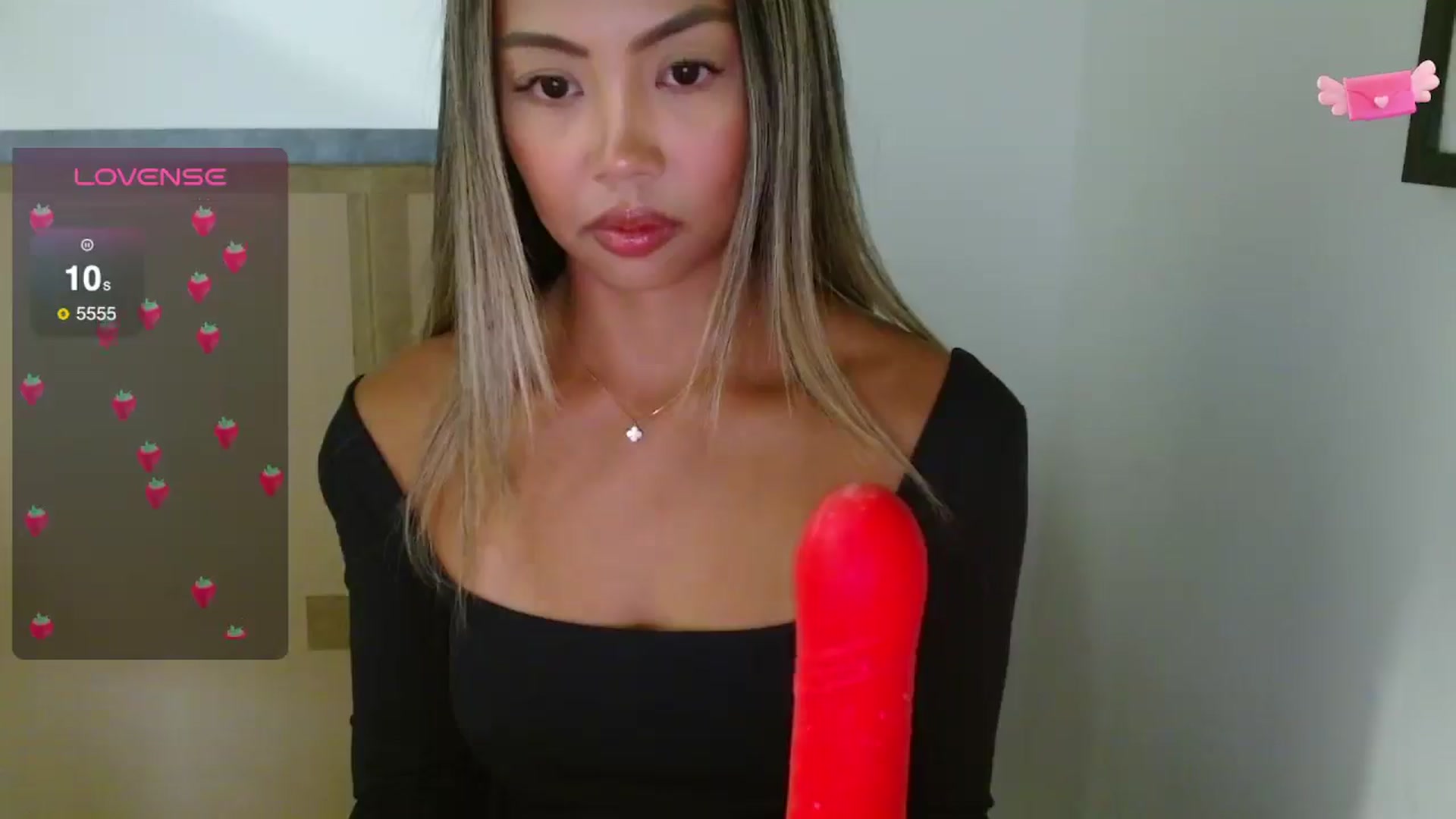 Gallery image thumbnail from UrBabyGirl's myfreecams stream on, 04/21/2025, 22:42 image 17 of 20