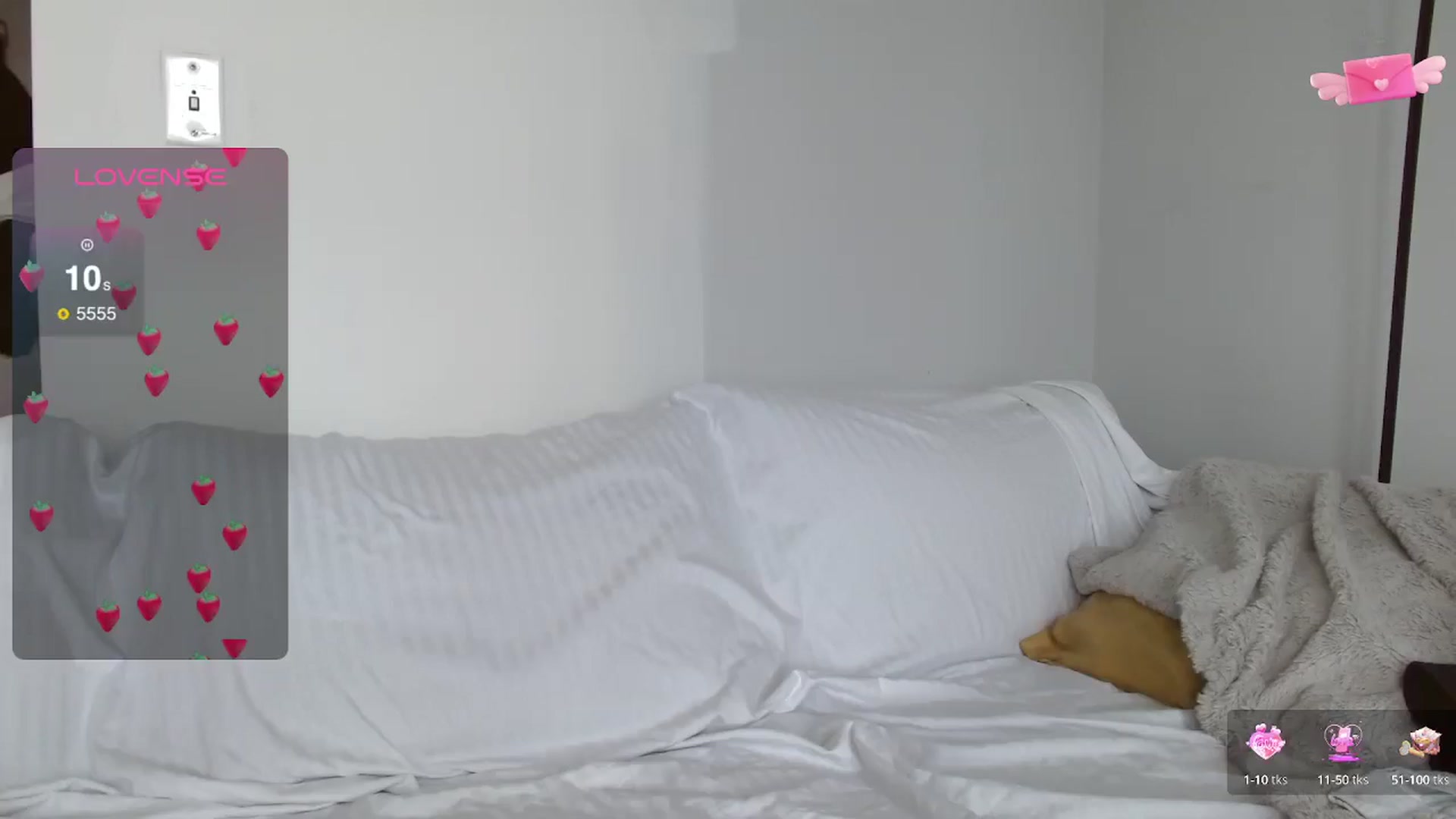 Gallery image thumbnail from UrBabyGirl's myfreecams stream on, 05/24/2025, 19:09 image 11 of 20