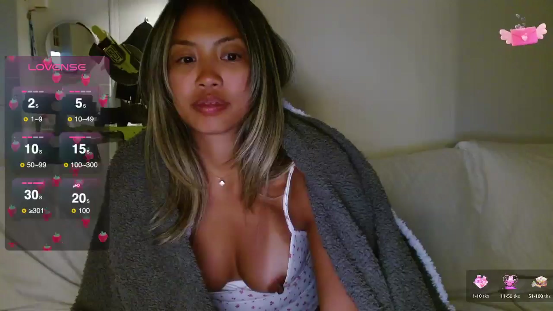Gallery image thumbnail from UrBabyGirl's myfreecams stream on, 05/26/2025, 05:29 image 17 of 20