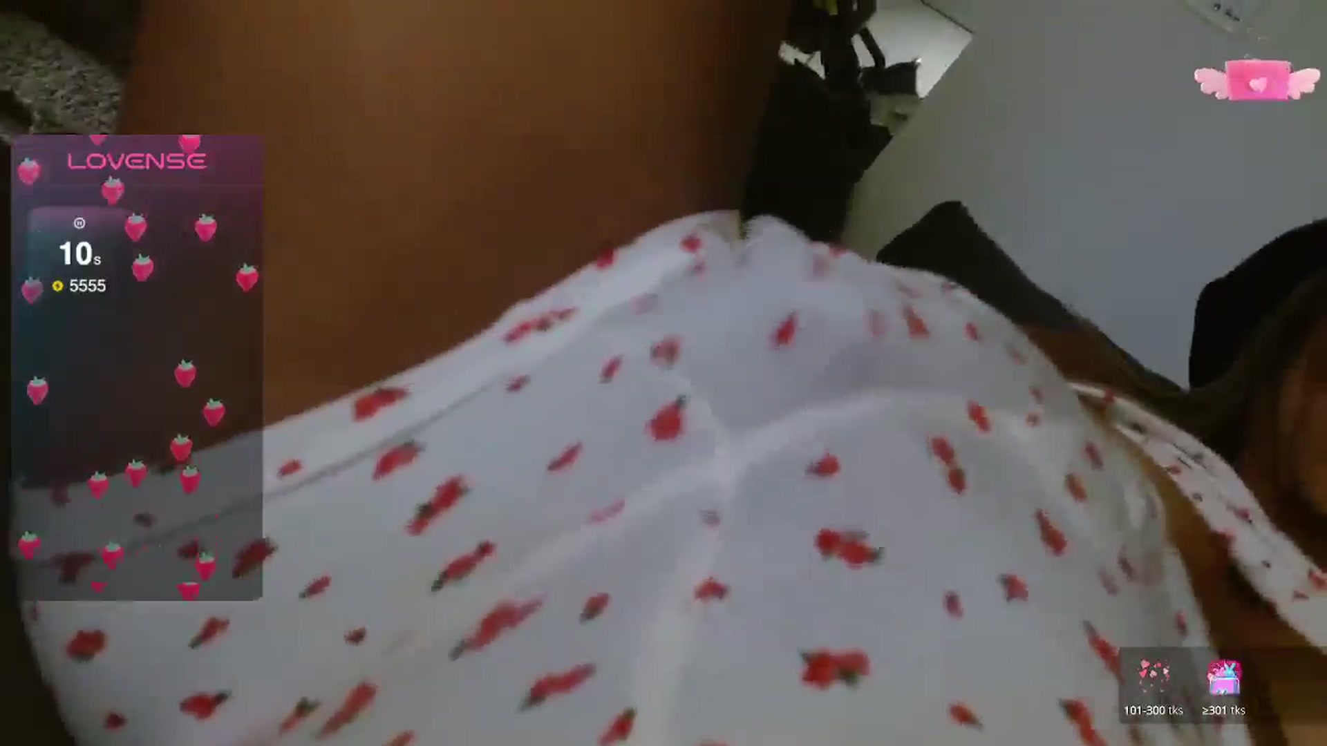 Gallery image thumbnail from UrBabyGirl's myfreecams stream on, 05/30/2025, 04:38 image 3 of 20