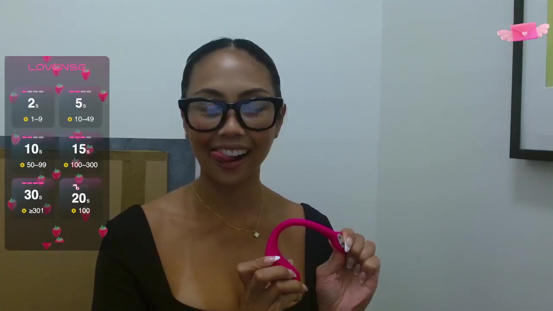 Gallery image thumbnail from UrBabyGirl's myfreecams stream on, 06/05/2025, 18:53 image 15 of 20