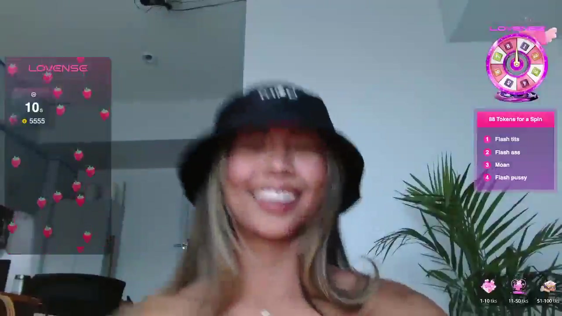 Gallery image thumbnail from UrBabyGirl's myfreecams stream on, 06/12/2025, 22:50 image 15 of 20