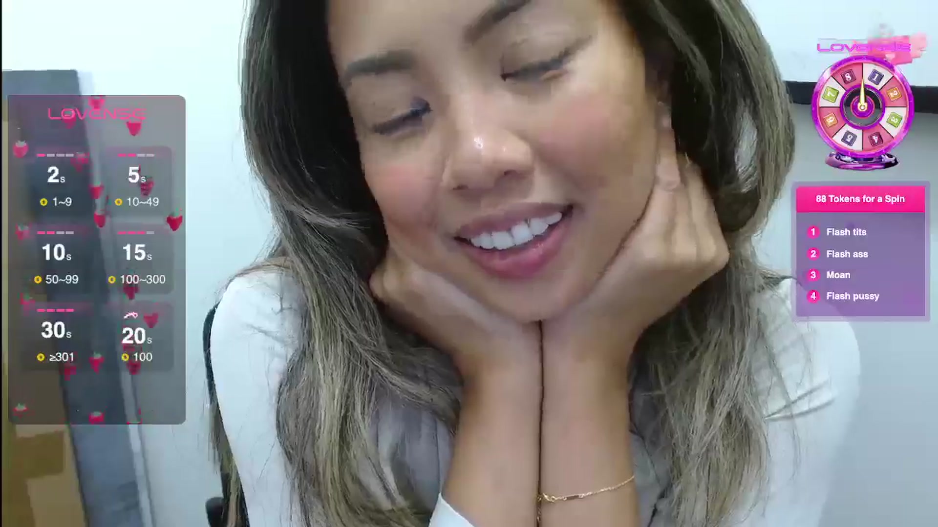 Gallery image thumbnail from UrBabyGirl's myfreecams stream on, 06/23/2025, 18:36 image 12 of 20