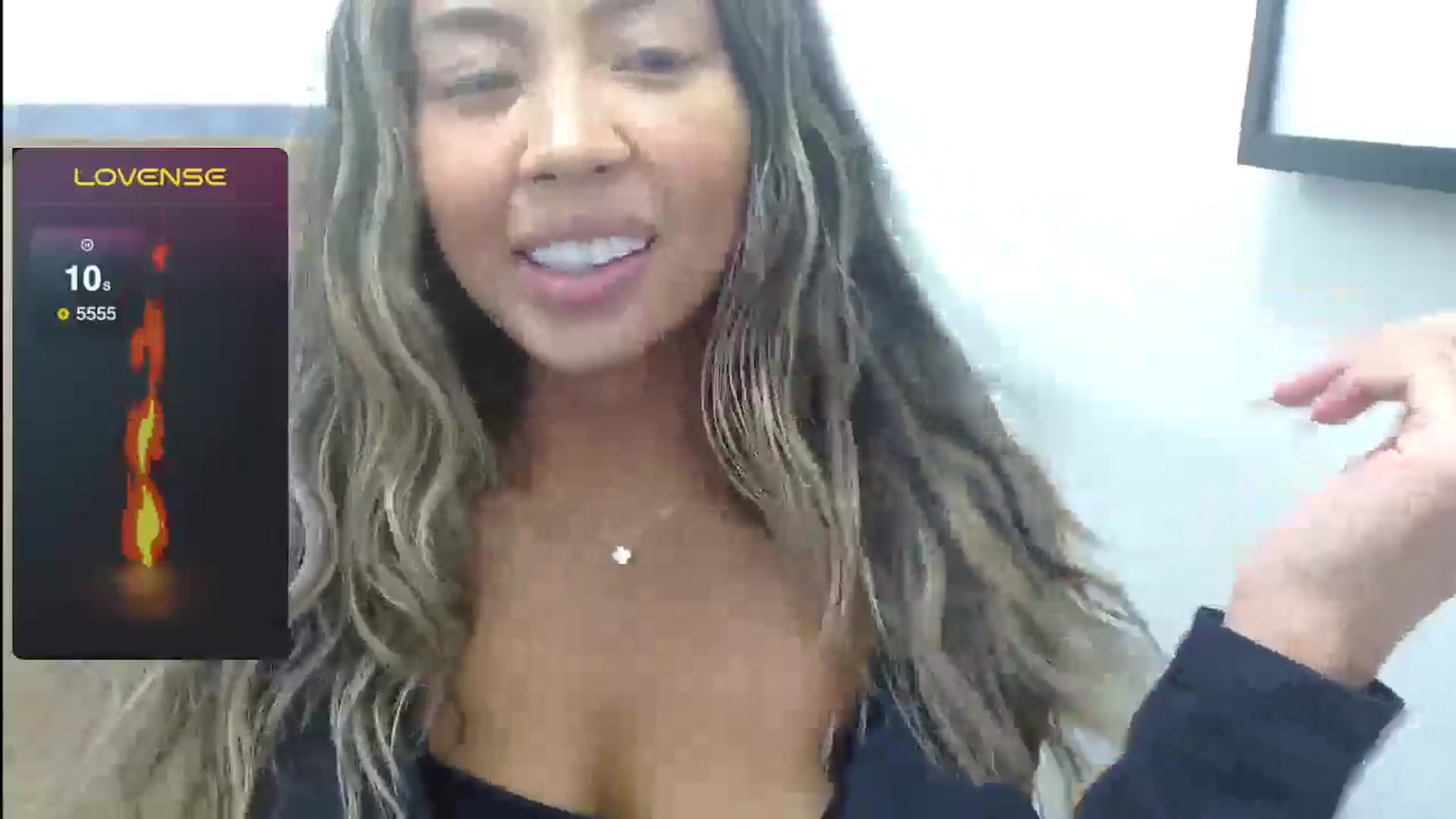 Gallery image thumbnail from UrBabyGirl's myfreecams stream on, 06/24/2025, 18:37 image 16 of 20