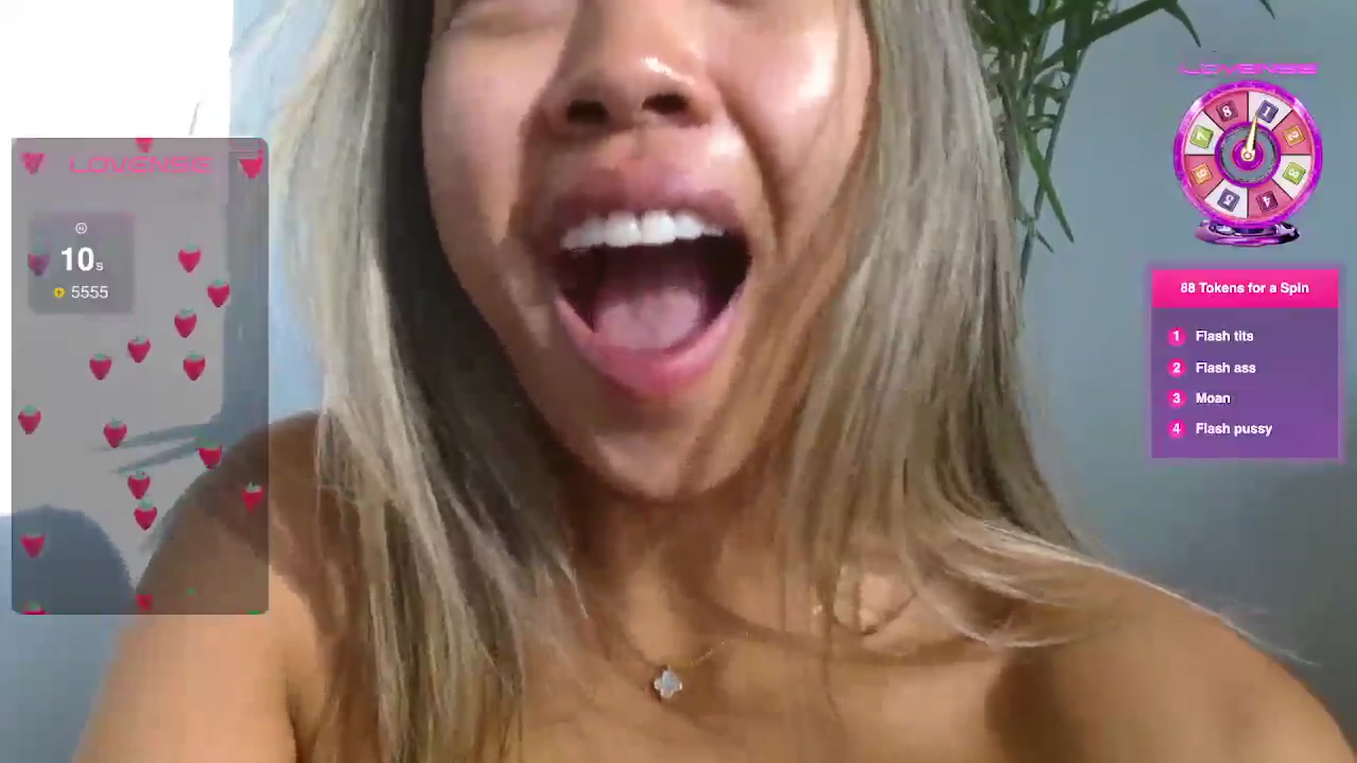 Gallery image thumbnail from UrBabyGirl's myfreecams stream on, 08/07/2025, 12:19 image 10 of 20