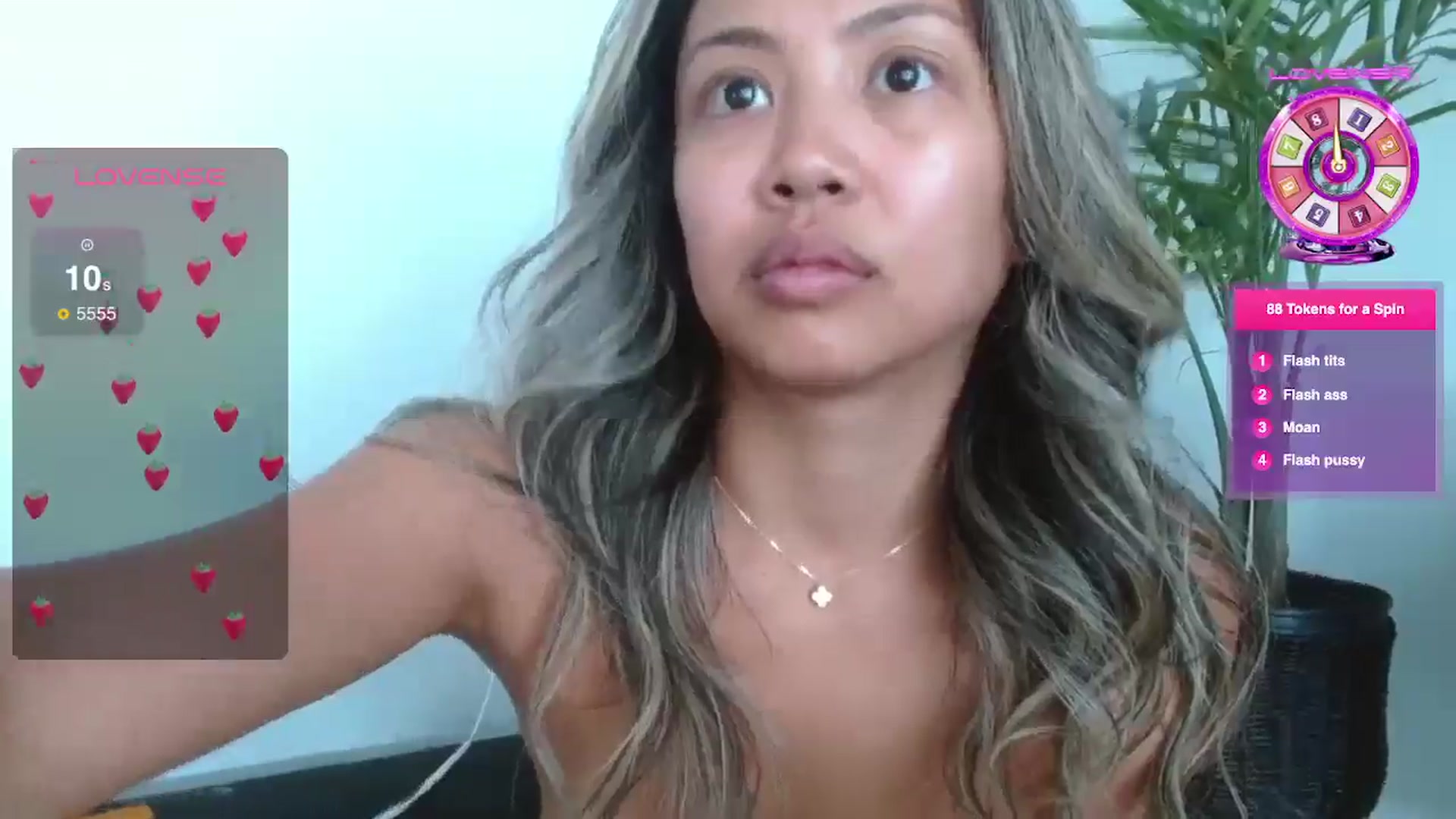 Gallery image thumbnail from UrBabyGirl's myfreecams stream on, 08/07/2025, 18:23 image 17 of 20