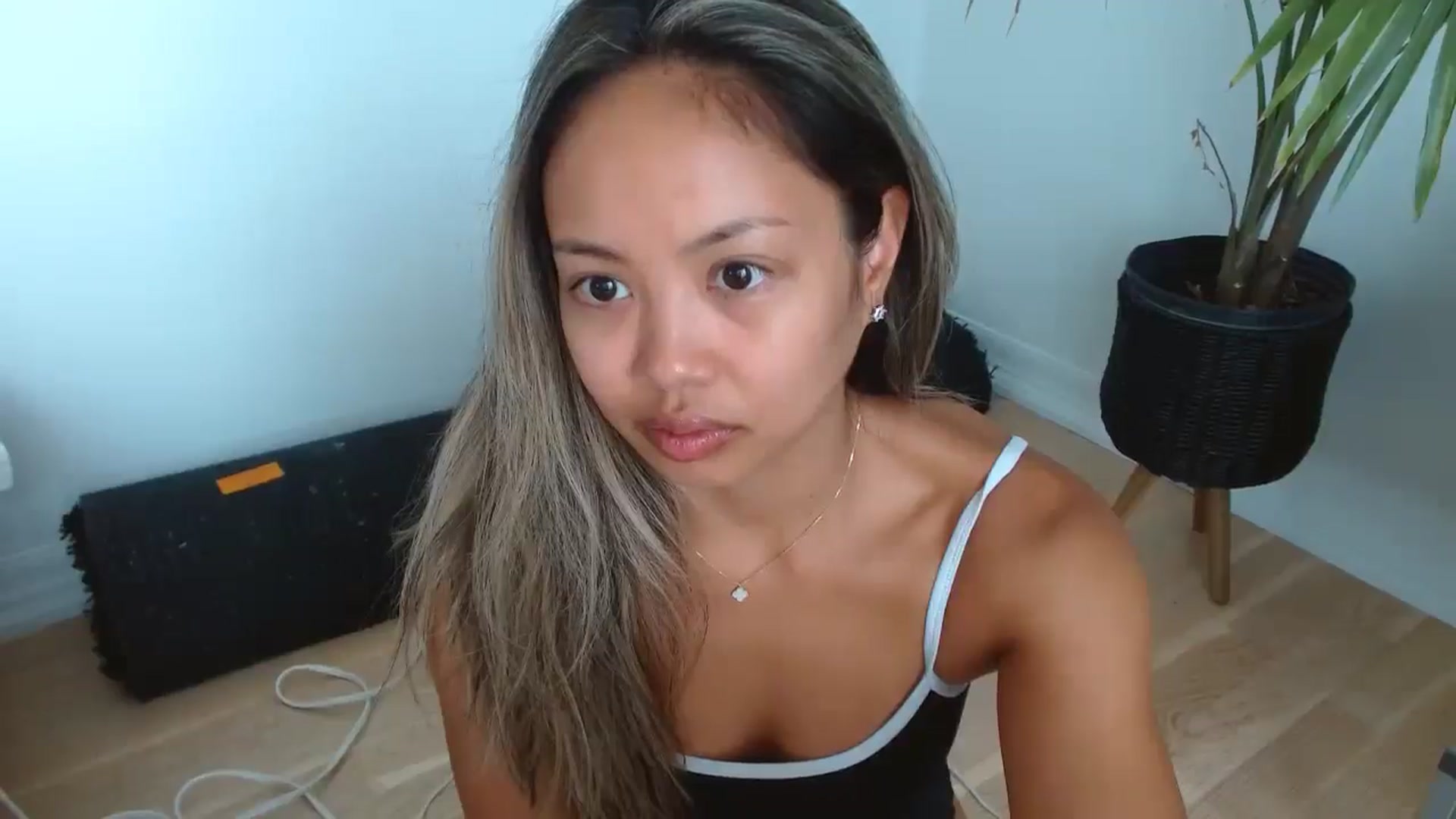 Gallery image thumbnail from UrBabyGirl's myfreecams stream on, 08/13/2025, 15:29 image 16 of 20