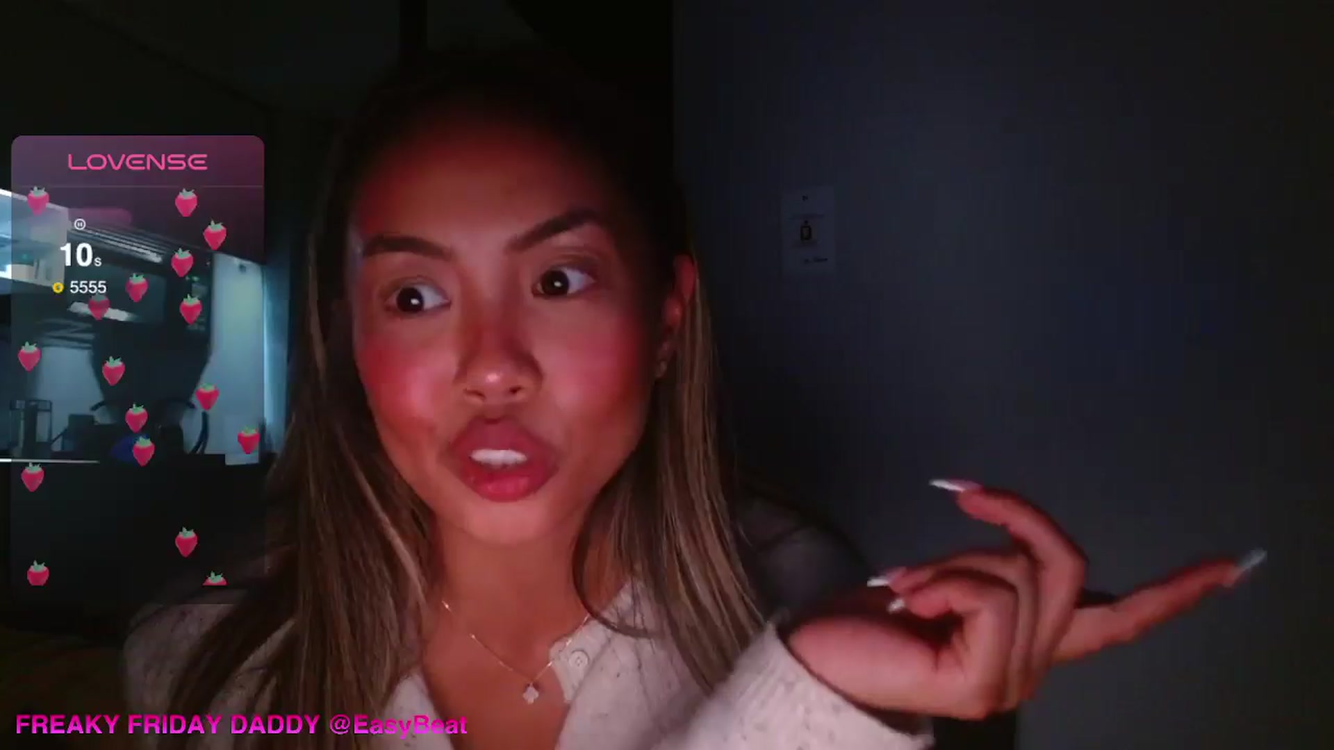 Gallery image thumbnail from UrBabyGirl's myfreecams stream on, 09/30/2025, 23:49 image 13 of 20
