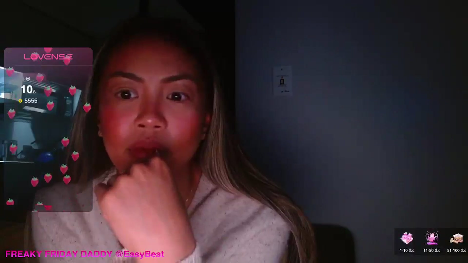 Gallery image thumbnail from UrBabyGirl's myfreecams stream on, 09/30/2025, 23:49 image 18 of 20