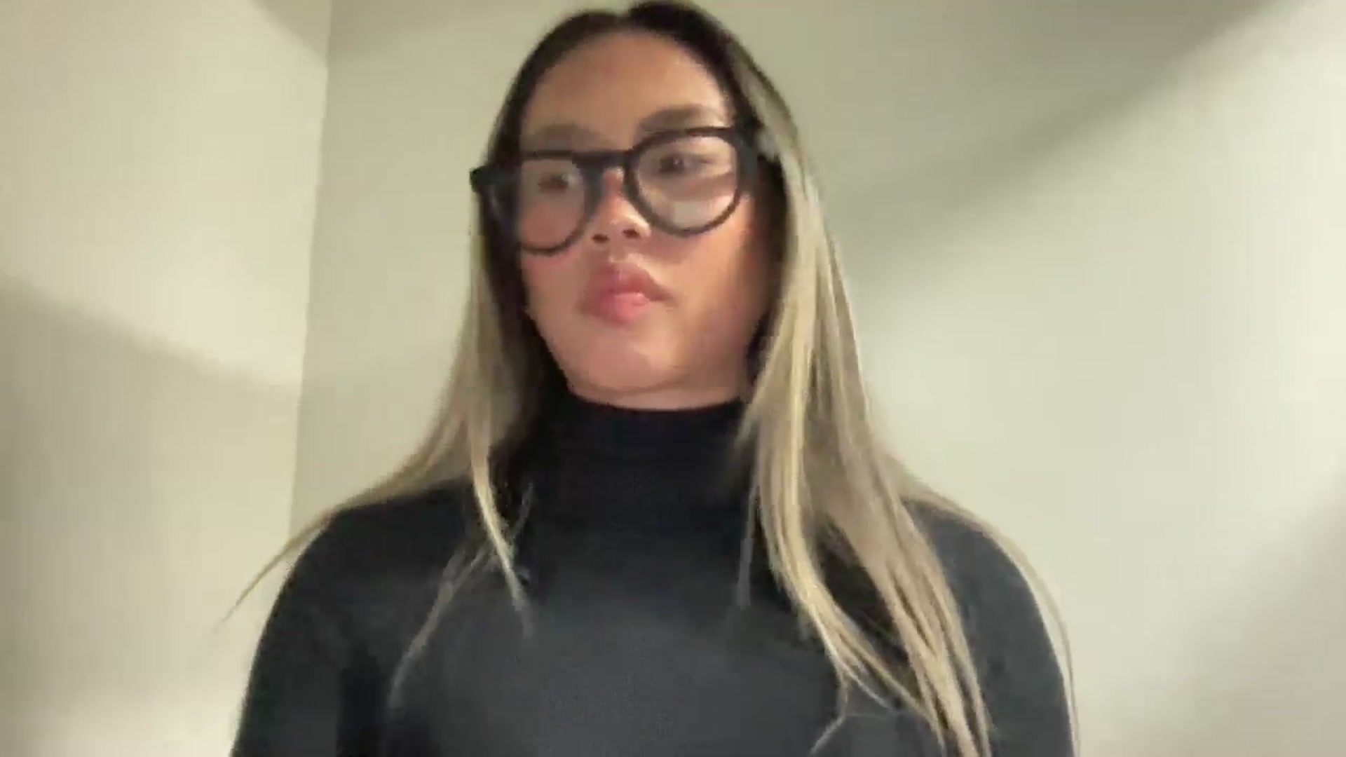 Gallery image thumbnail from UrBabyGirl's myfreecams stream on, 01/06/2026, 22:14 image 2 of 20