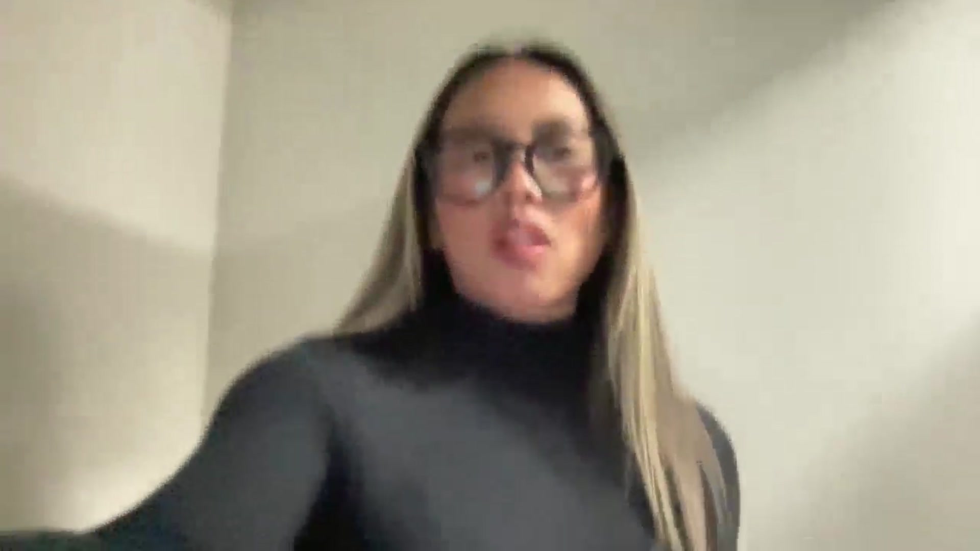 Gallery image thumbnail from UrBabyGirl's myfreecams stream on, 01/06/2026, 22:14 image 3 of 20