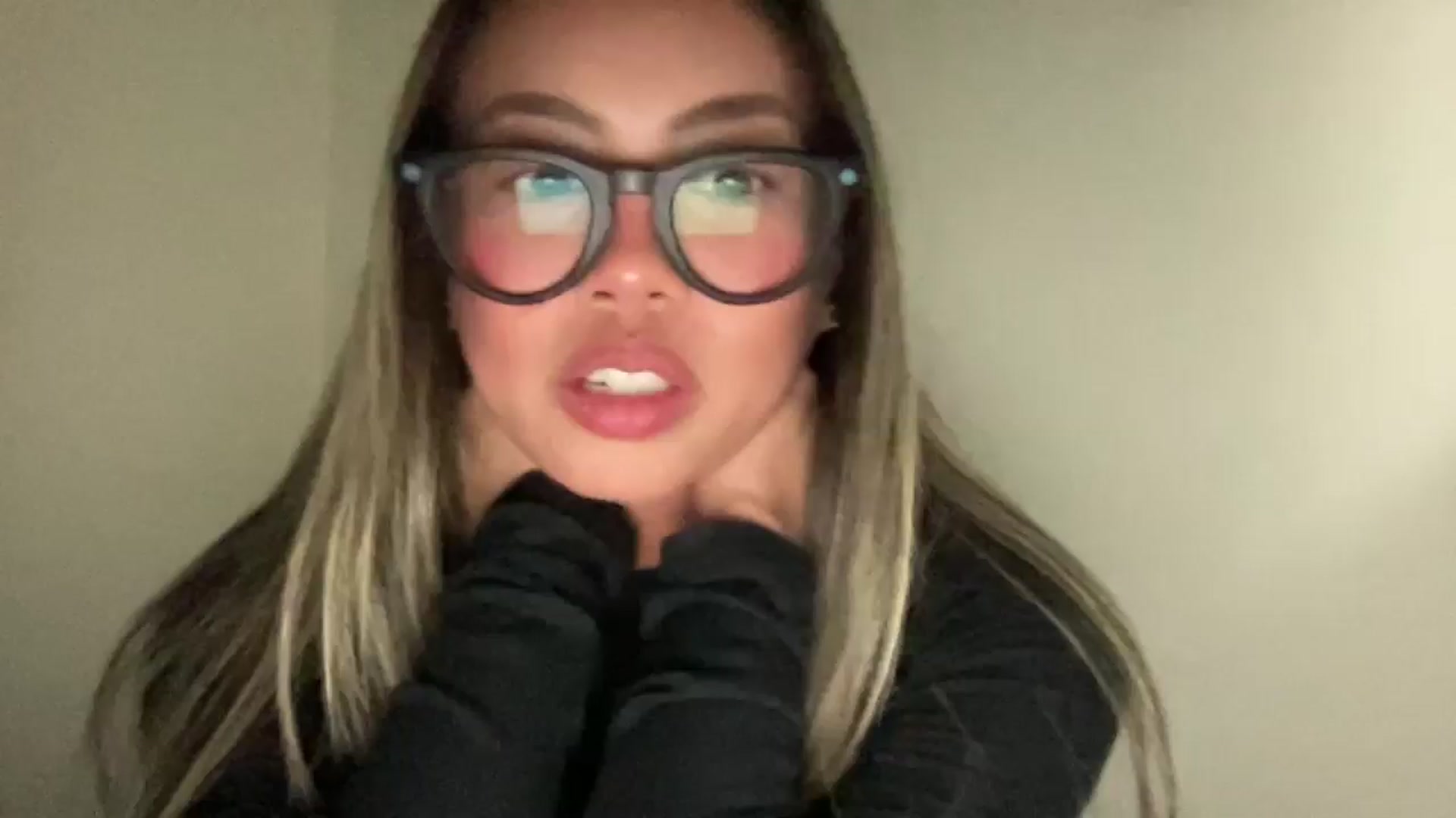 Gallery image thumbnail from UrBabyGirl's myfreecams stream on, 01/06/2026, 22:14 image 19 of 20