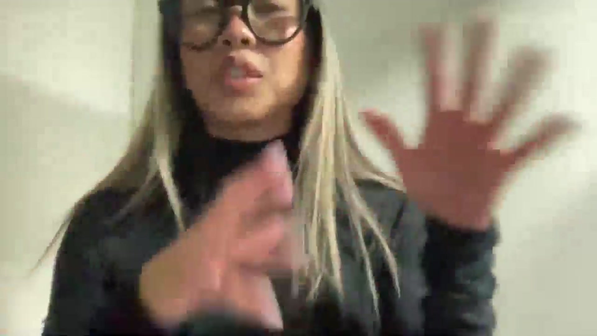 Gallery image thumbnail from UrBabyGirl's myfreecams stream on, 01/06/2026, 22:14 image 9 of 20