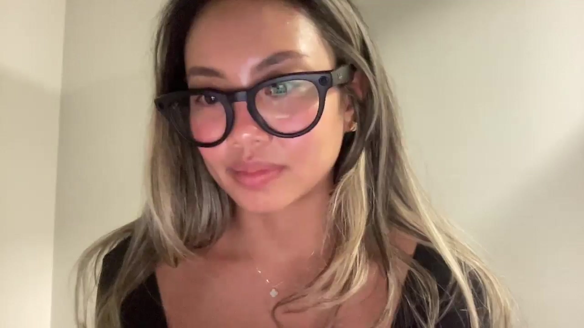 Gallery image thumbnail from UrBabyGirl's myfreecams stream on, 01/15/2026, 22:15 image 16 of 20