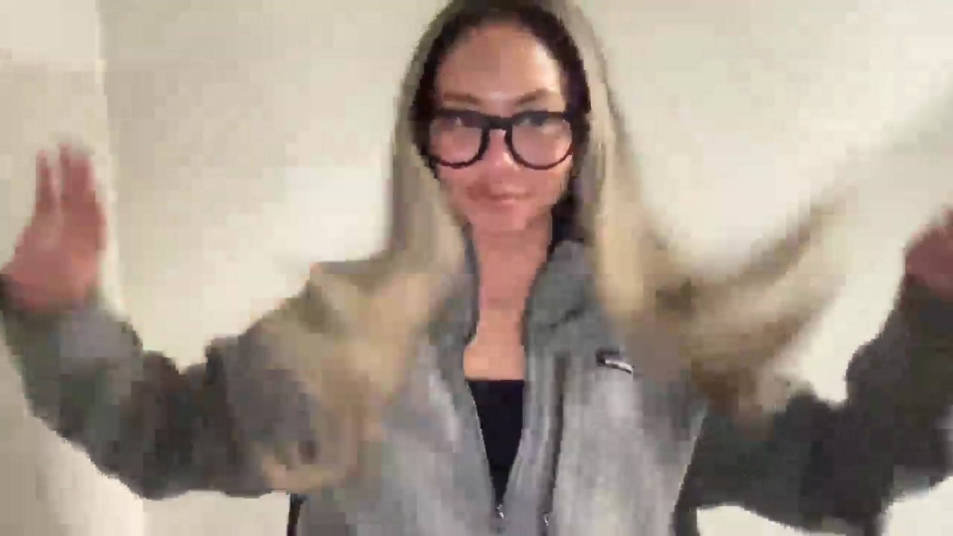 Gallery image thumbnail from UrBabyGirl's myfreecams stream on, 01/15/2026, 22:15 image 3 of 20