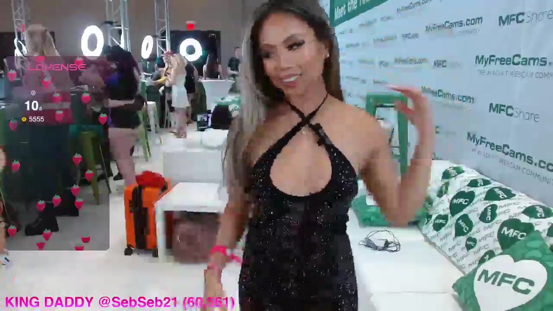 Gallery image thumbnail from UrBabyGirl's myfreecams stream on, 01/22/2026, 01:27 image 5 of 20