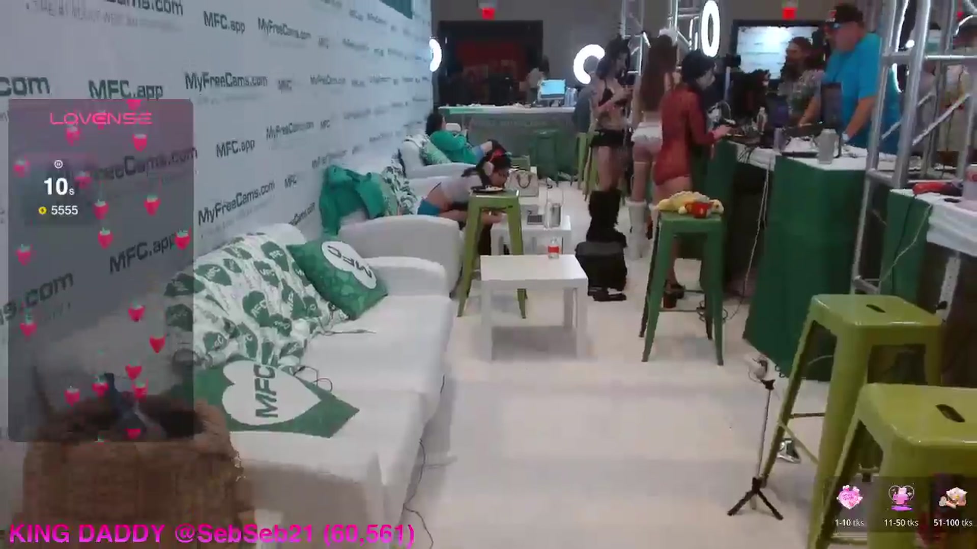 Gallery image thumbnail from UrBabyGirl's myfreecams stream on, 01/23/2026, 02:32 image 3 of 20