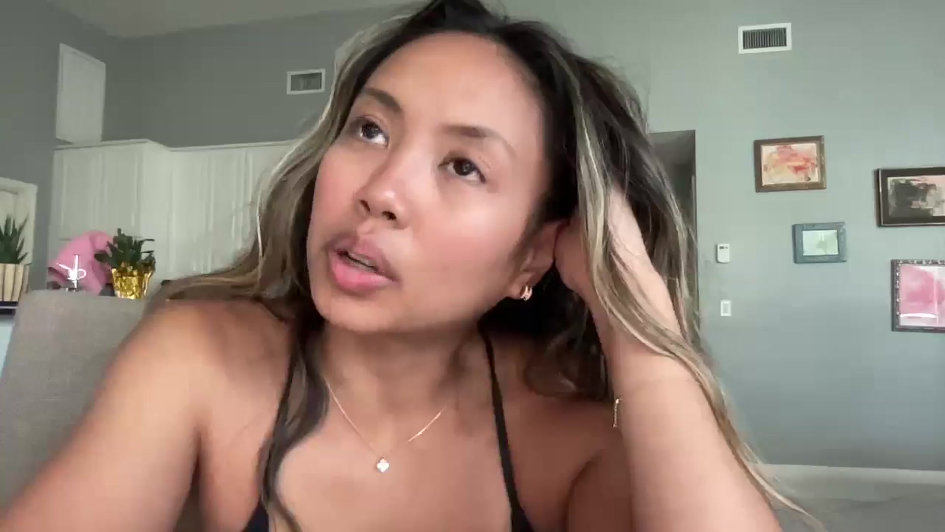 Gallery image thumbnail from UrBabyGirl's myfreecams stream on, 03/10/2026, 21:55 image 12 of 20
