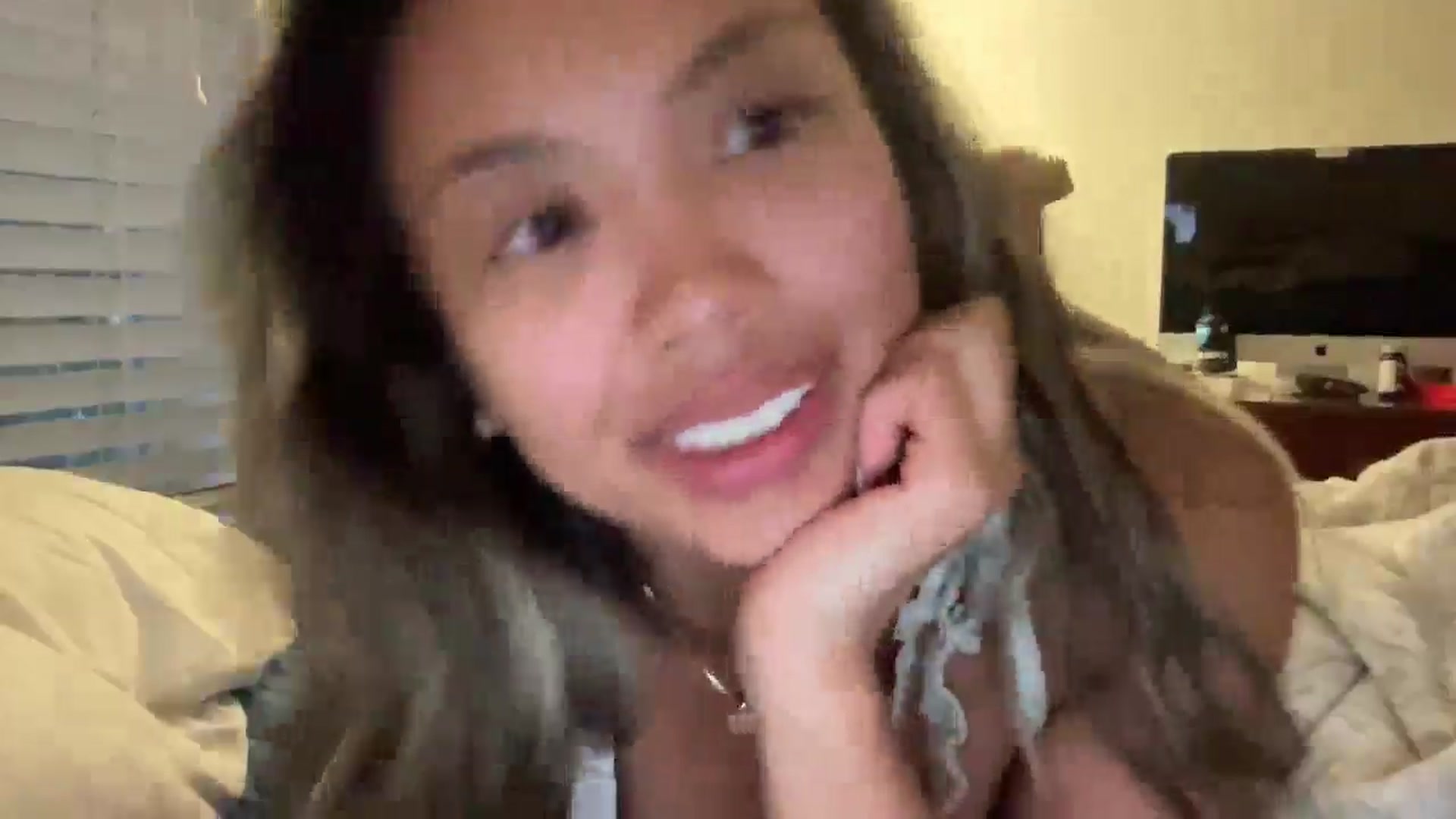 Gallery image thumbnail from UrBabyGirl's myfreecams stream on, 03/16/2026, 23:42 image 5 of 20