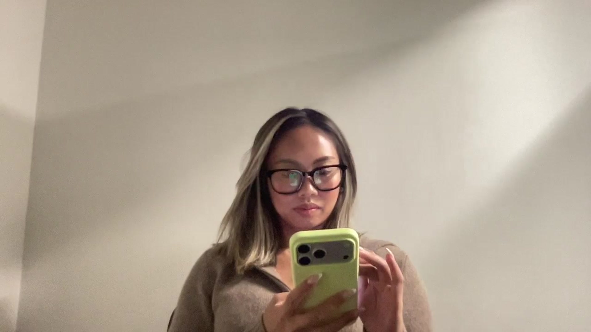 Gallery image thumbnail from UrBabyGirl's myfreecams stream on, 03/23/2026, 21:05 image 11 of 20