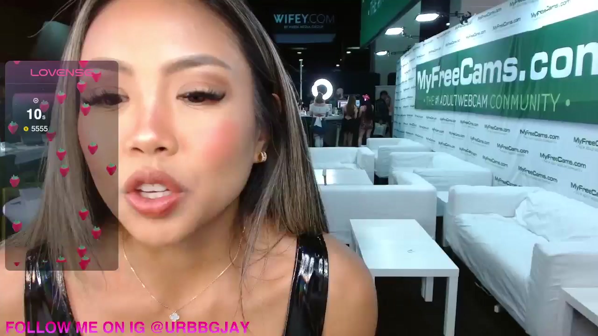 Gallery image thumbnail from UrBabyGirl's myfreecams stream on, 04/11/2026, 02:39 image 1 of 20