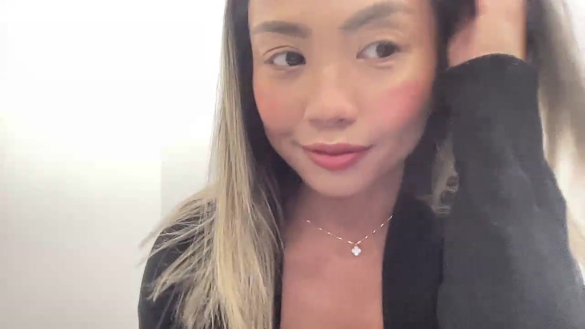 Gallery image thumbnail from UrBabyGirl's myfreecams stream on, 05/14/2026, 20:44 image 3 of 20