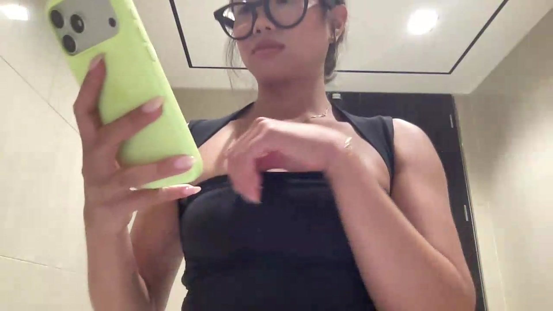 Gallery image thumbnail from UrBabyGirl's myfreecams stream on, 06/09/2026, 21:00 image 2 of 20