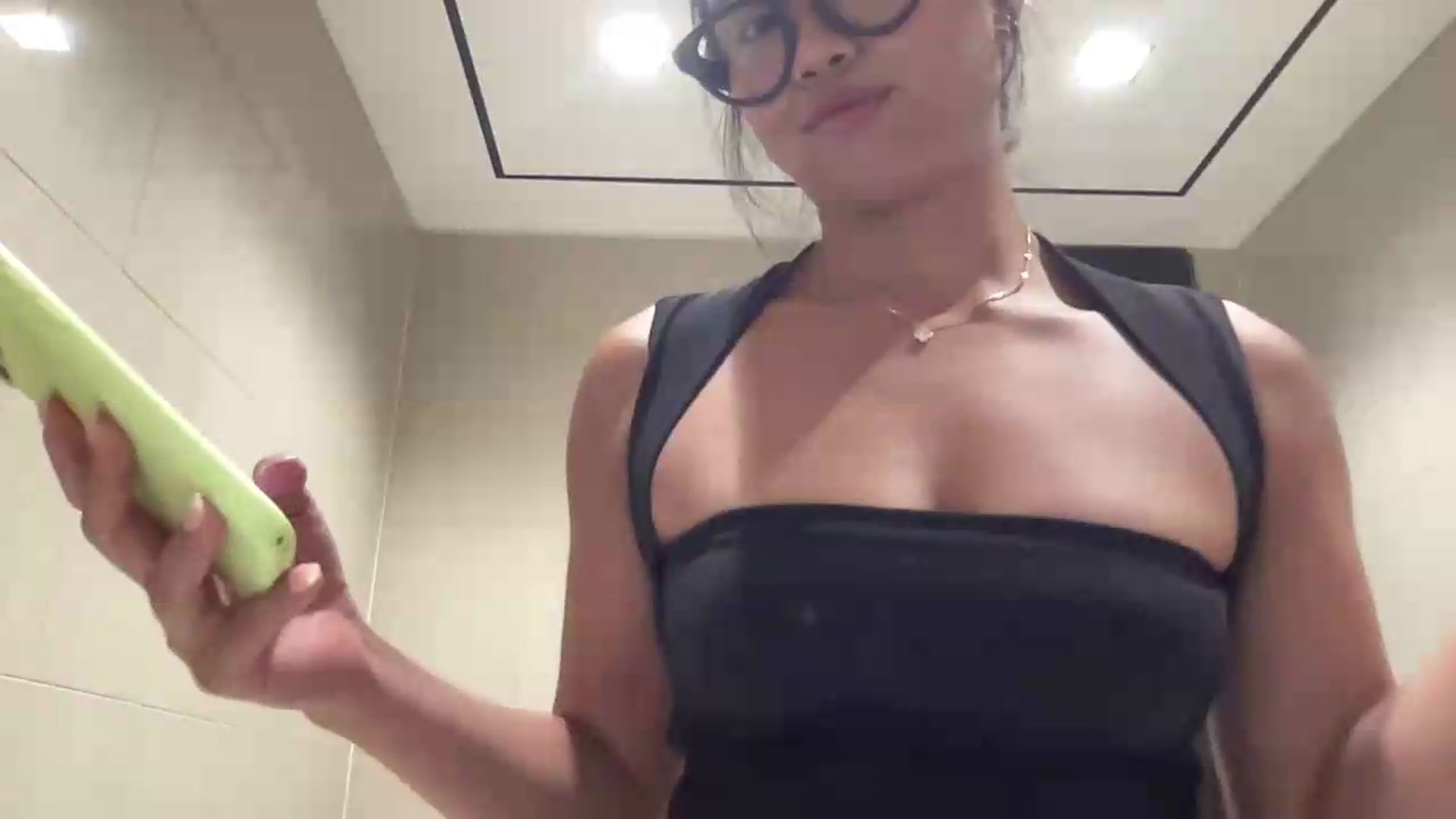 Gallery image thumbnail from UrBabyGirl's myfreecams stream on, 06/09/2026, 21:00 image 9 of 20