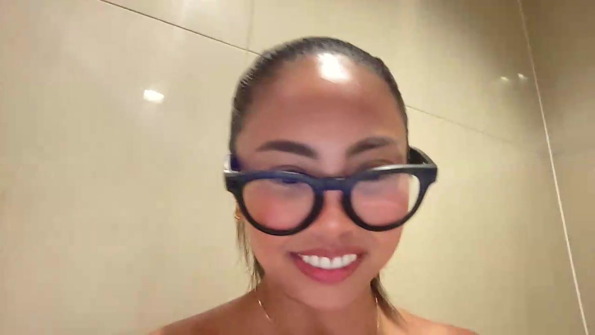 Gallery image thumbnail from UrBabyGirl's myfreecams stream on, 06/24/2026, 21:06 image 11 of 20