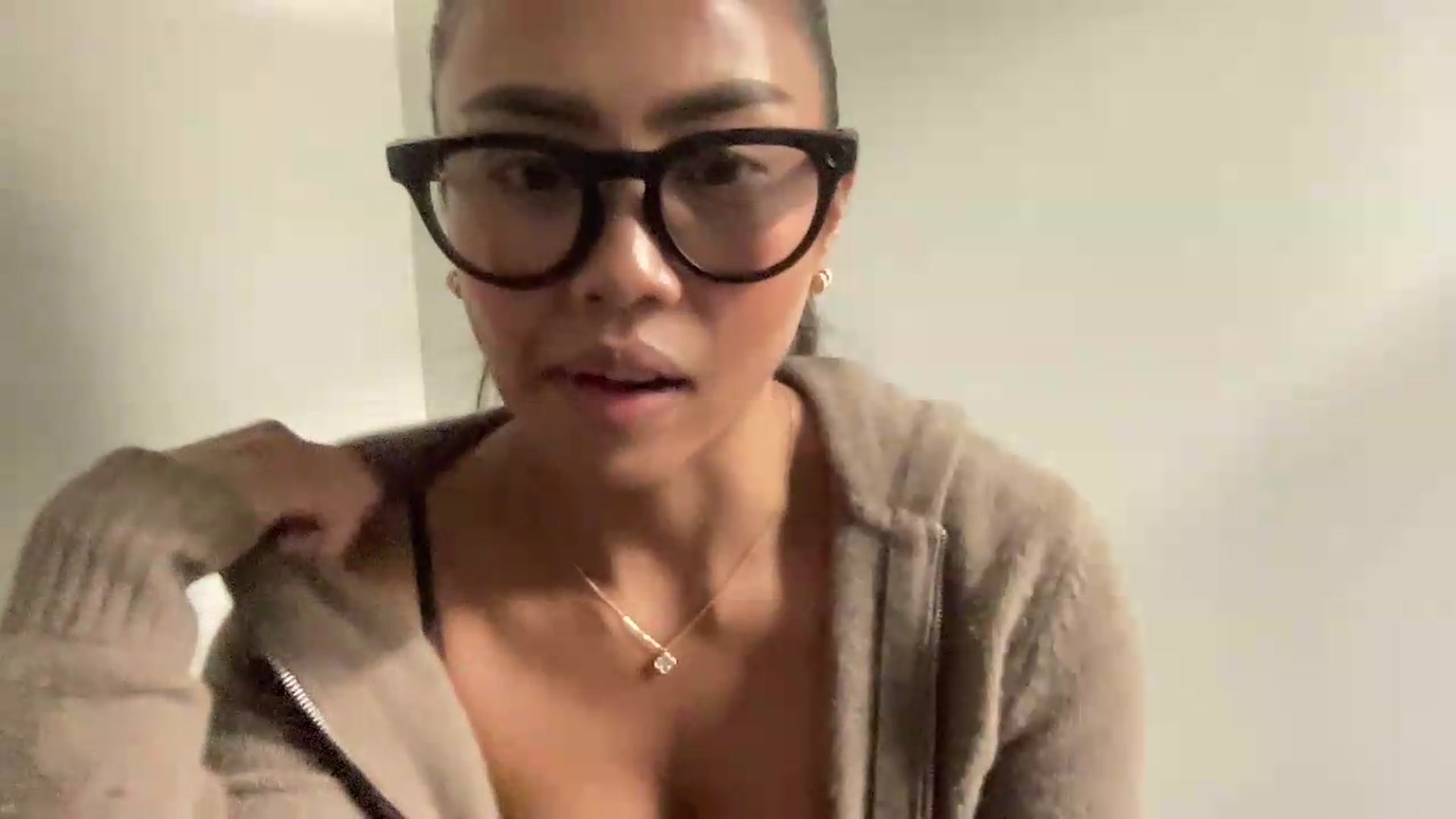 Gallery image thumbnail from UrBabyGirl's myfreecams stream on, 06/26/2026, 20:15 image 16 of 20