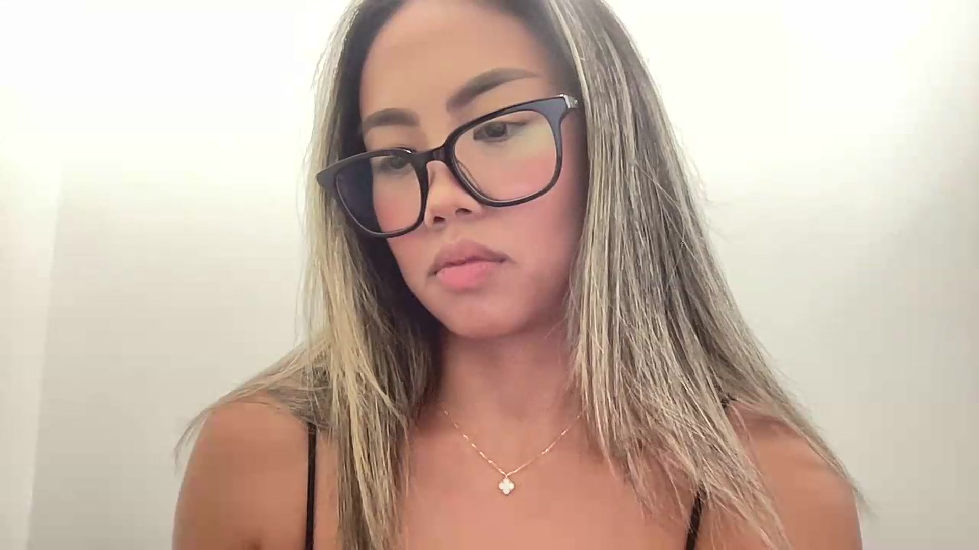 Gallery image thumbnail from UrBabyGirl's myfreecams stream on, 07/09/2026, 20:12 image 2 of 20