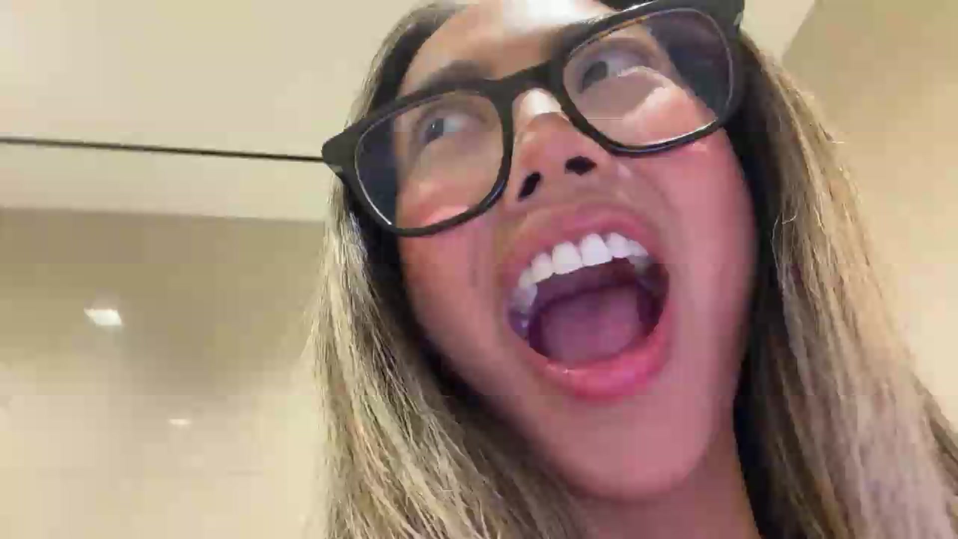 Gallery image thumbnail from UrBabyGirl's myfreecams stream on, 07/09/2026, 20:51 image 14 of 20