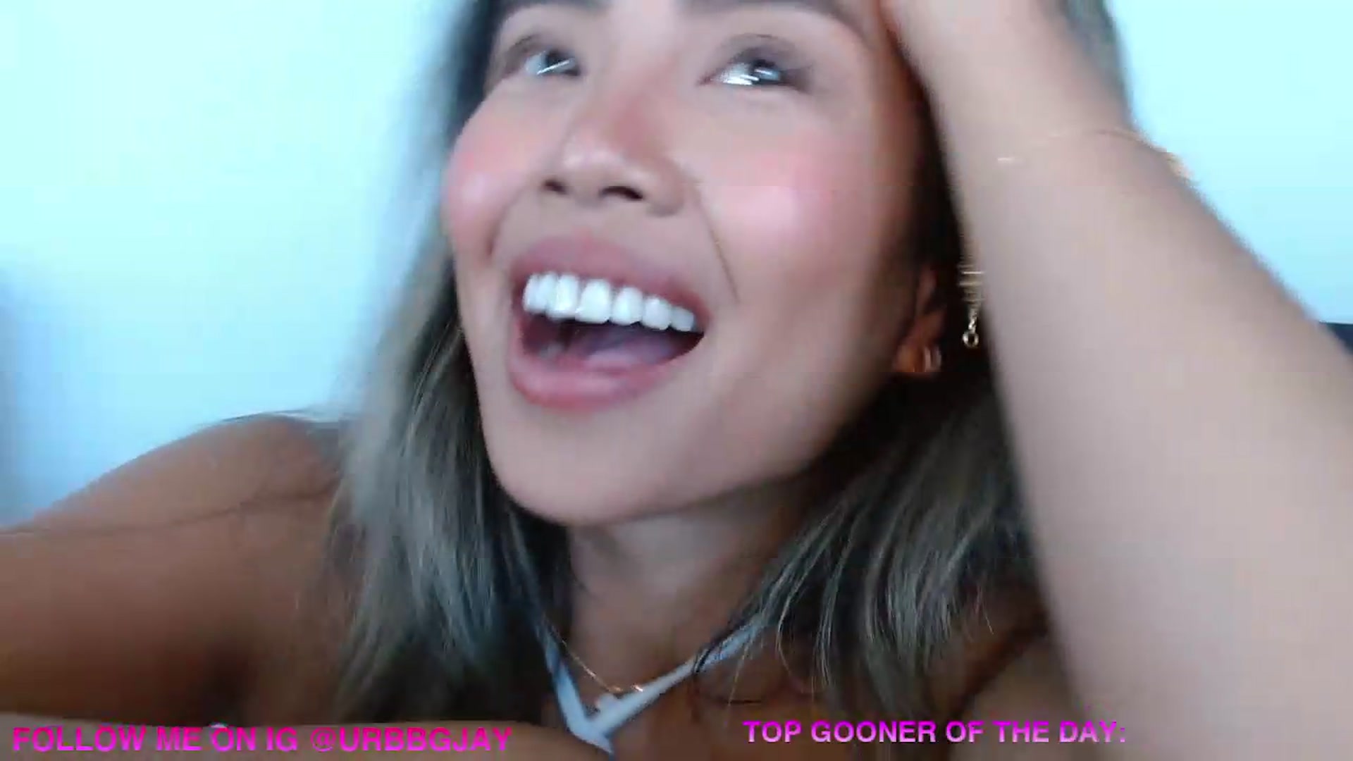 Gallery image thumbnail from UrBabyGirl's myfreecams stream on, 07/31/2026, 20:56 image 16 of 20