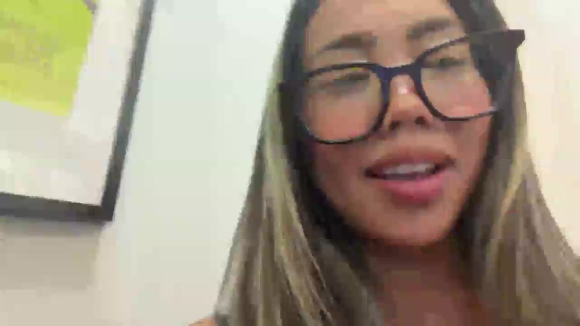Gallery image thumbnail from UrBabyGirl's myfreecams stream on, 08/10/2026, 20:27 image 8 of 20