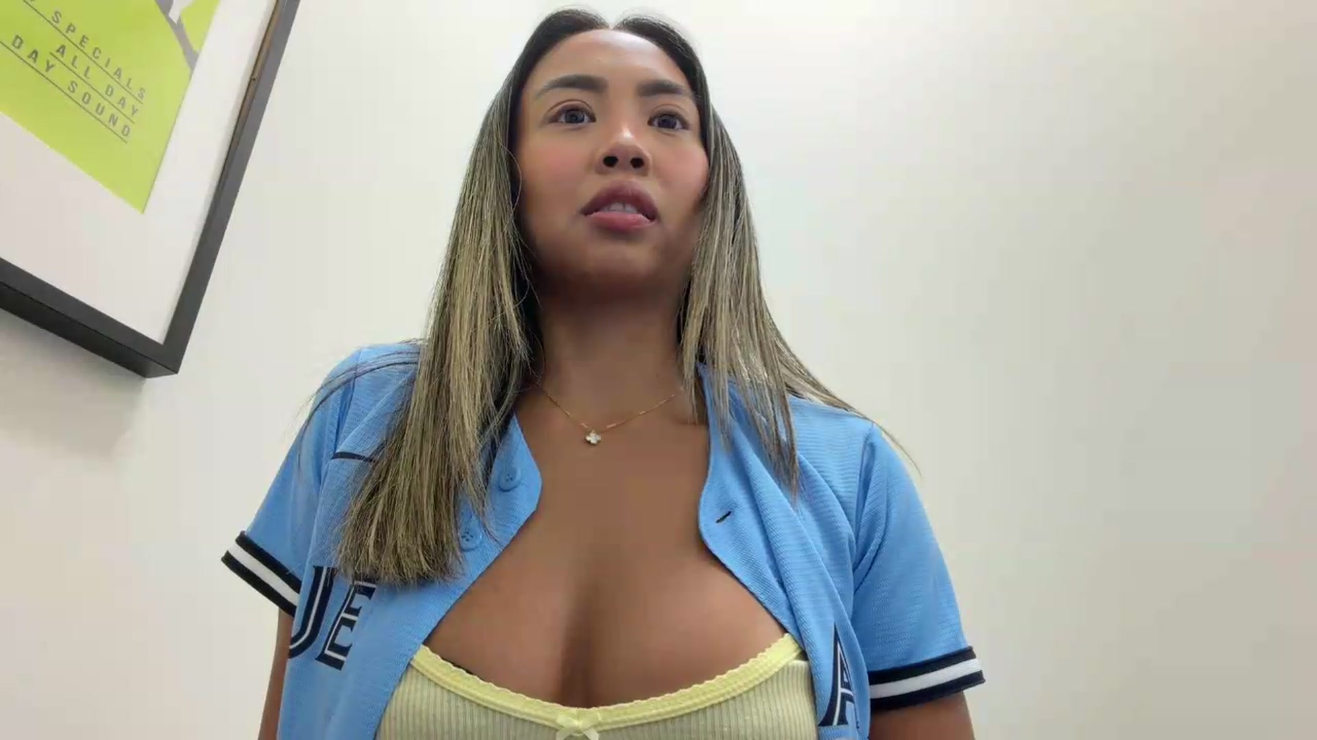 Gallery image thumbnail from UrBabyGirl's myfreecams stream on, 08/13/2026, 16:49 image 15 of 20