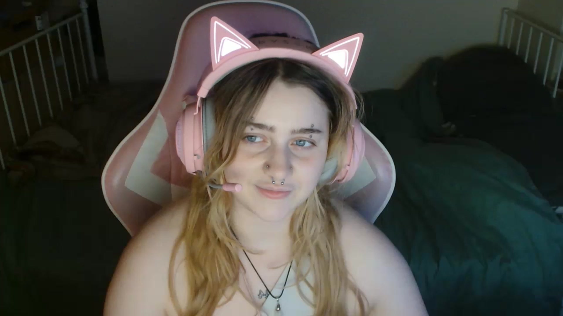 Gallery image thumbnail from UrGamerGirl's myfreecams stream on, 08/14/2023, 24:26 image 15 of 20