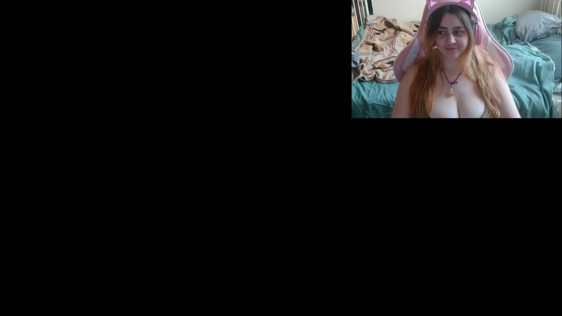 Gallery image thumbnail from UrGamerGirl's myfreecams stream on, 08/14/2023, 18:29 image 19 of 20