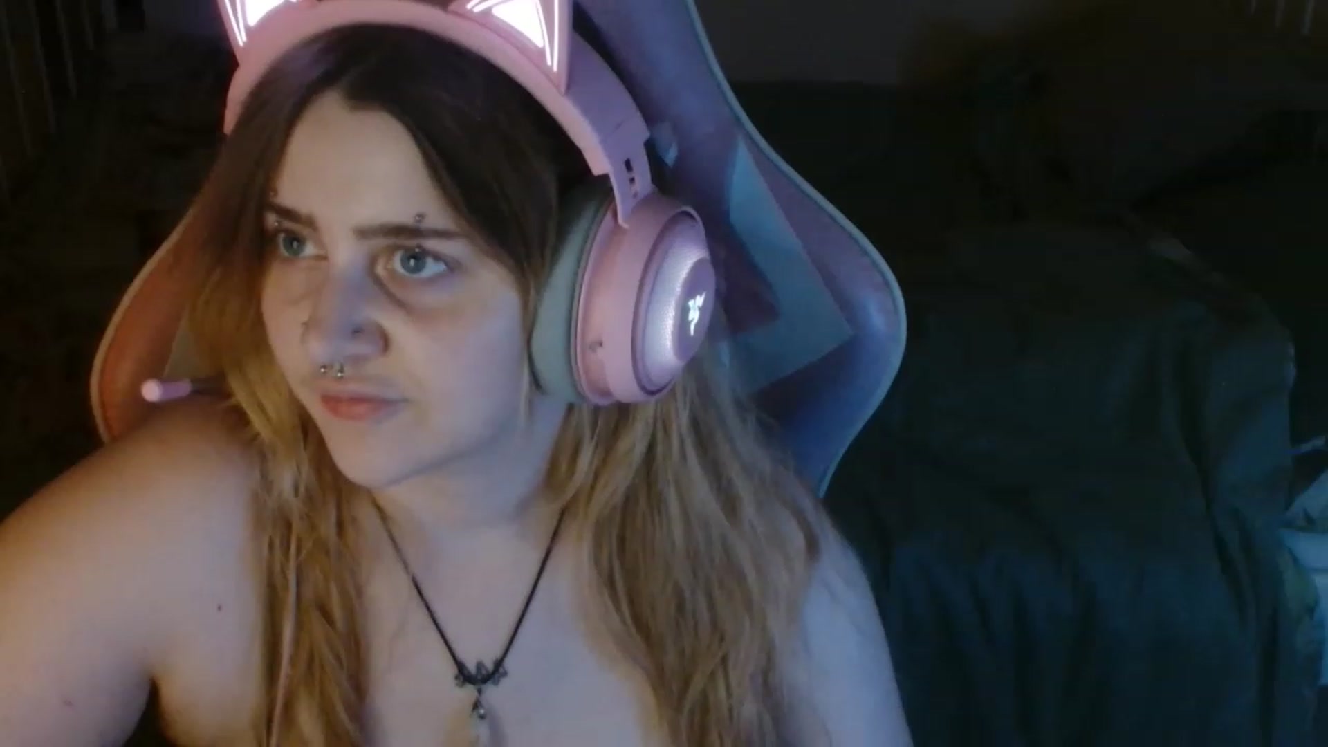 Gallery image thumbnail from UrGamerGirl's myfreecams stream on, 08/14/2023, 21:36 image 20 of 20