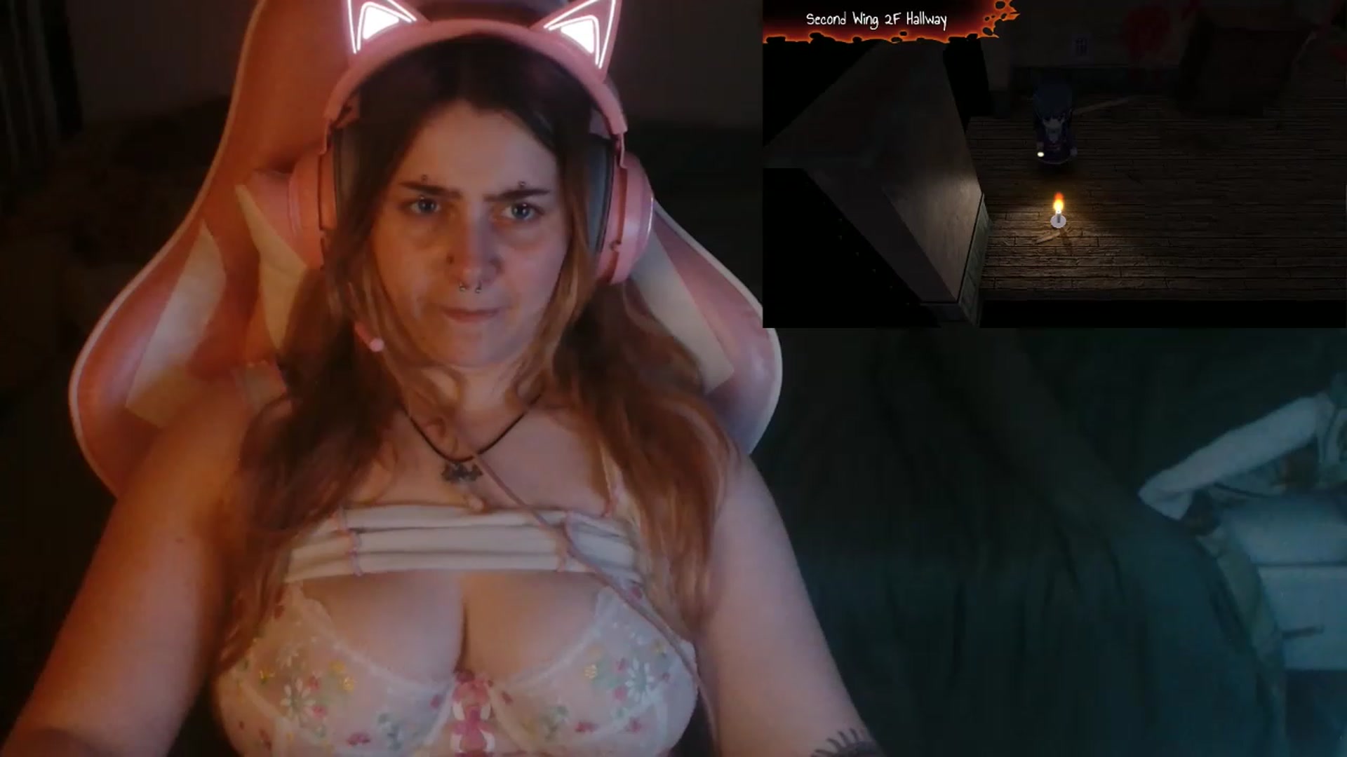 Gallery image thumbnail from UrGamerGirl's myfreecams stream on, 08/27/2023, 20:55 image 18 of 20