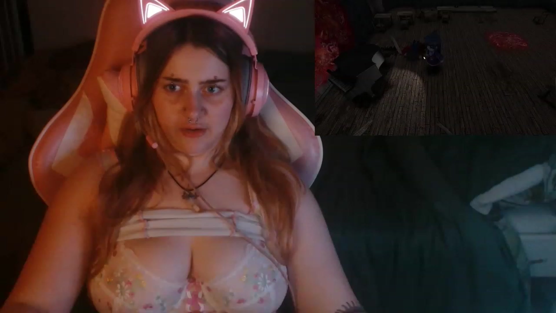 Gallery image thumbnail from UrGamerGirl's myfreecams stream on, 08/27/2023, 20:55 image 17 of 20