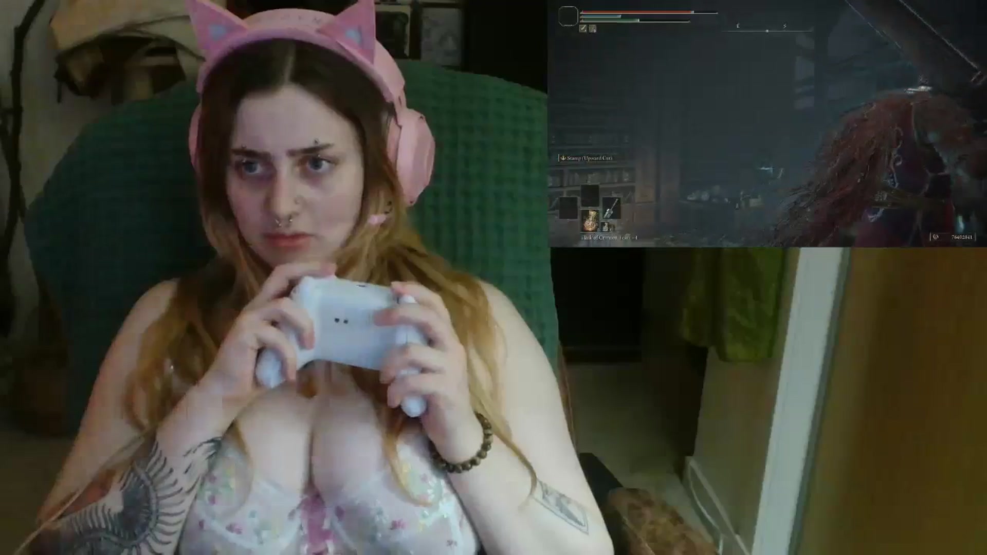 Gallery image thumbnail from UrGamerGirl's myfreecams stream on, 10/16/2023, 24:29 image 7 of 20