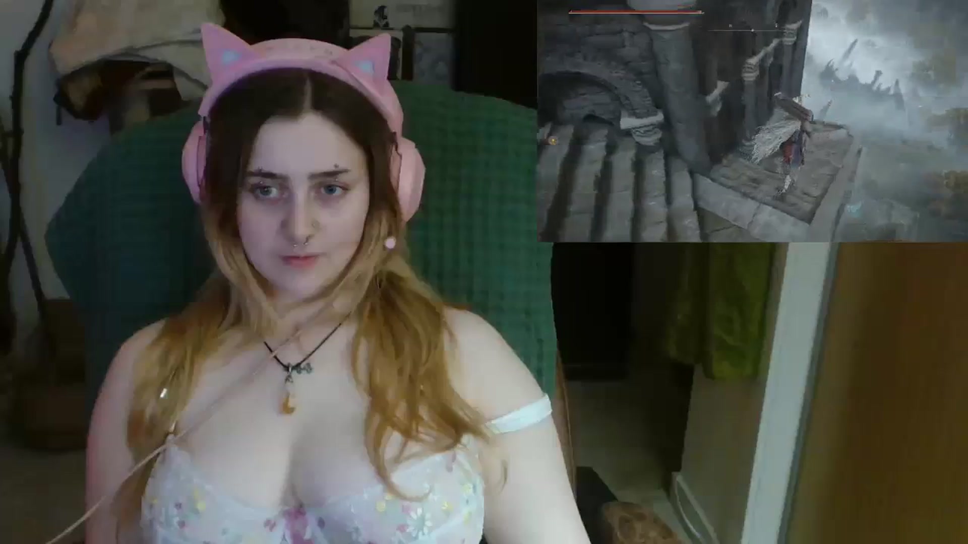Gallery image thumbnail from UrGamerGirl's myfreecams stream on, 10/16/2023, 24:29 image 20 of 20