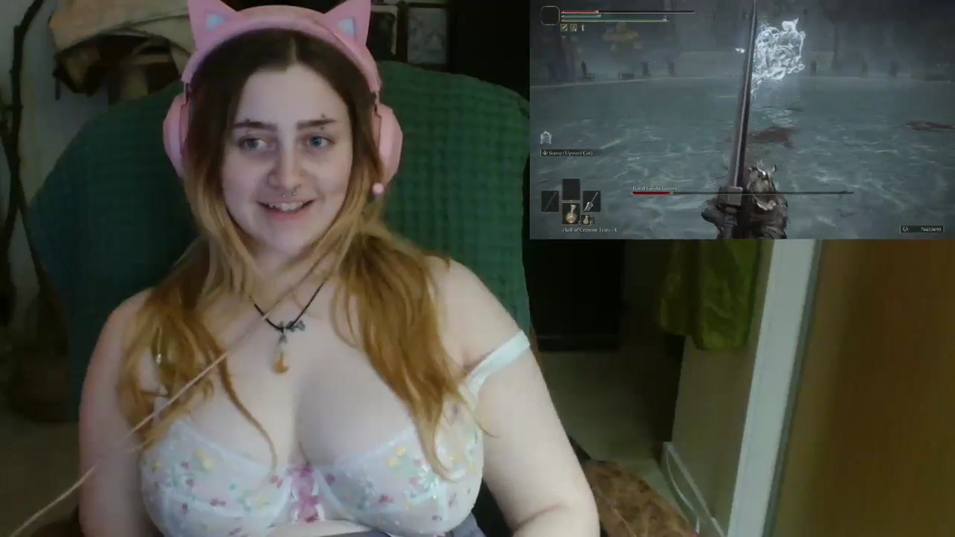 Gallery image thumbnail from UrGamerGirl's myfreecams stream on, 10/16/2023, 24:29 image 17 of 20