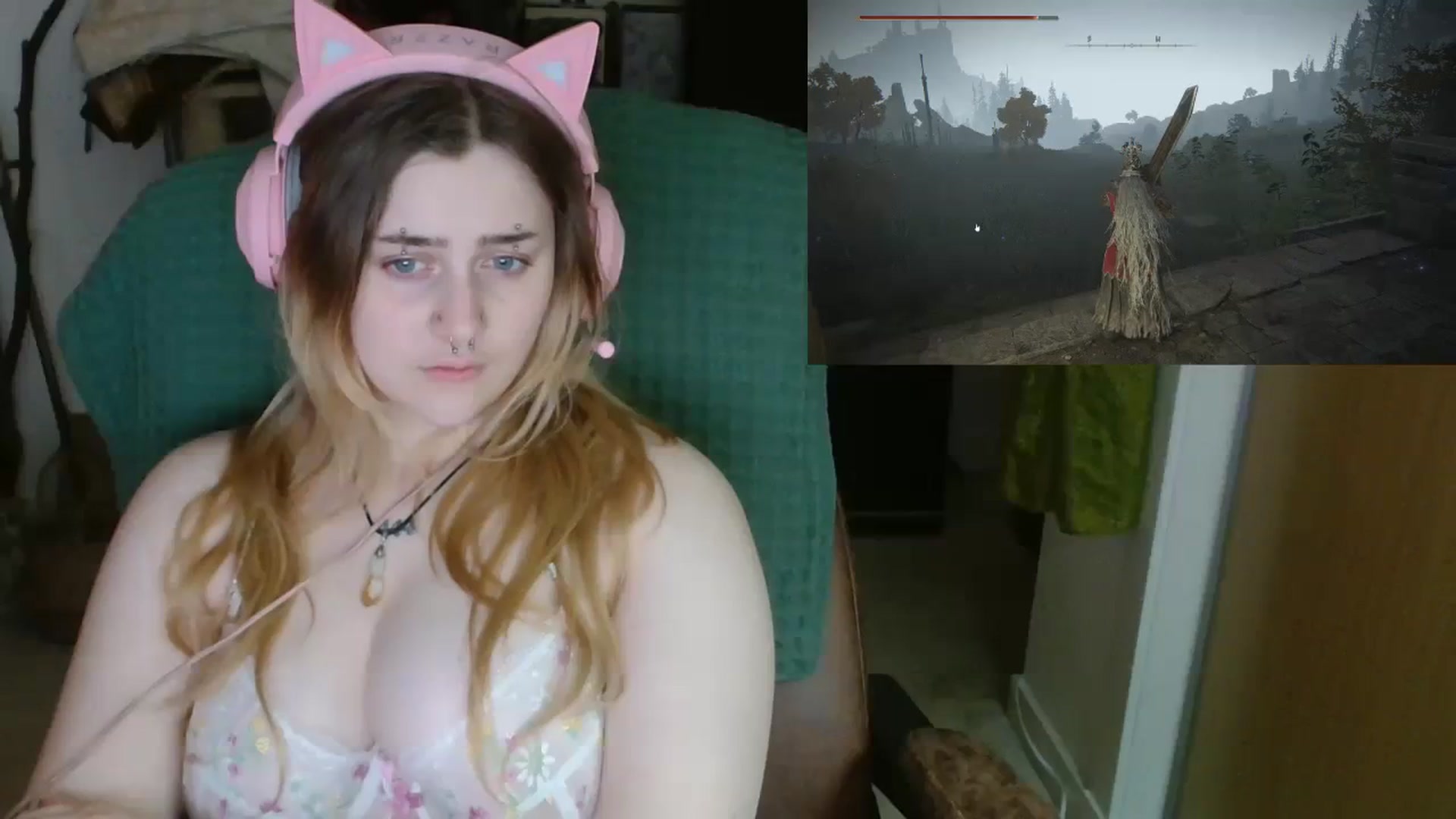Gallery image thumbnail from UrGamerGirl's myfreecams stream on, 10/16/2023, 24:29 image 4 of 20
