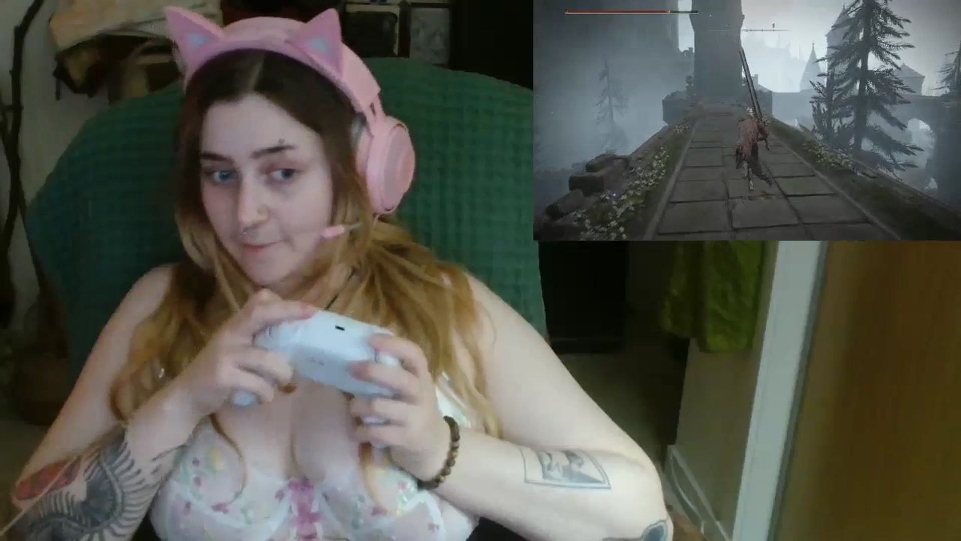 Gallery image thumbnail from UrGamerGirl's myfreecams stream on, 10/16/2023, 24:29 image 9 of 20
