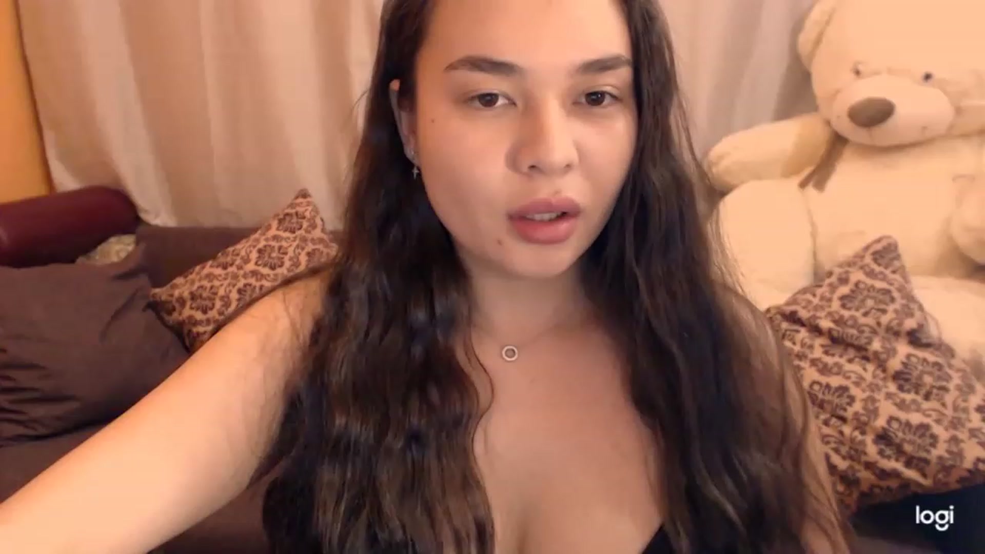 Gallery image thumbnail from UrLilunicorn's myfreecams stream on, 03/24/2023, 22:04 image 1 of 20