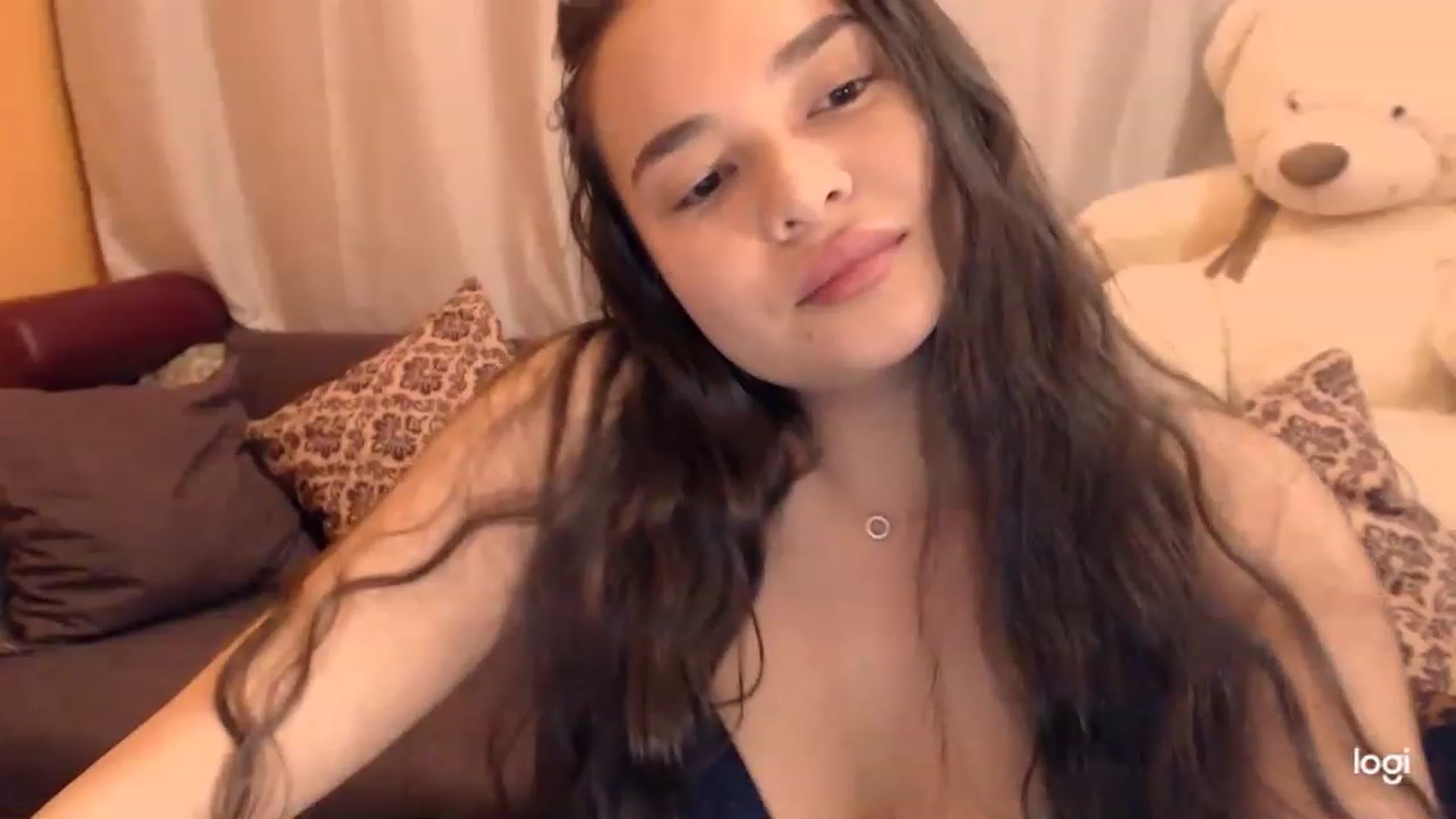 Gallery image thumbnail from UrLilunicorn's myfreecams stream on, 03/24/2023, 22:04 image 4 of 20